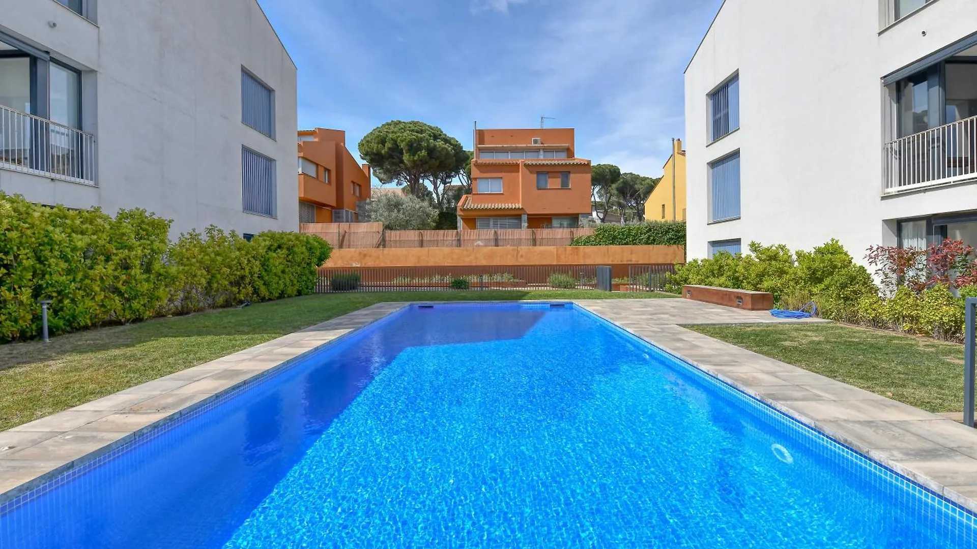 公寓 Luxury Central Apartments, Illa Blanca, Calella 卡莱利亚德帕拉弗鲁赫尔 西班牙