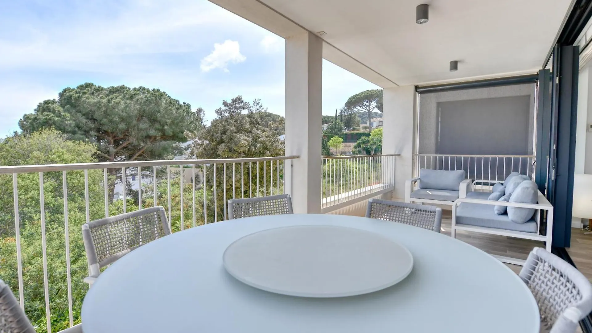 Luxury Central Apartments, Illa Blanca, Calella 卡莱利亚德帕拉弗鲁赫尔