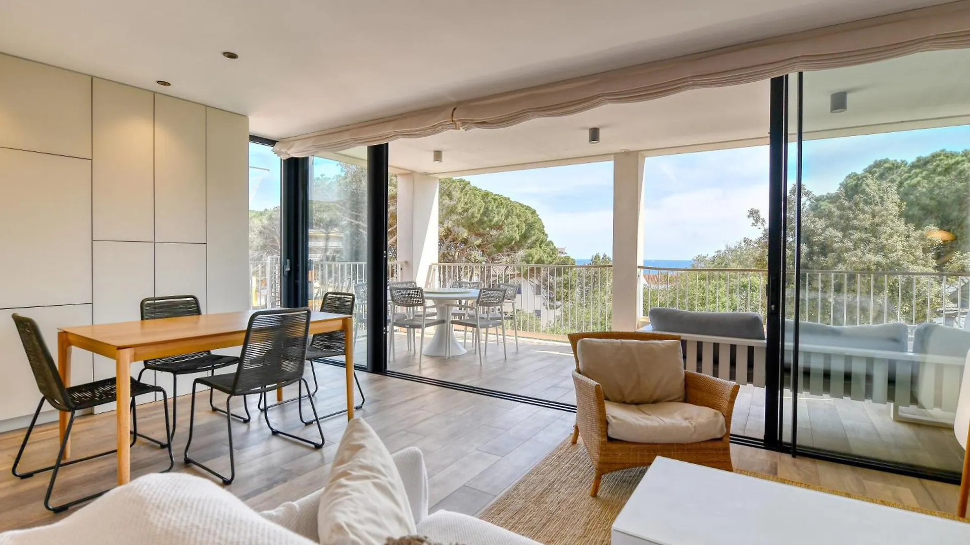 Luxury Central Apartments, Illa Blanca, Calella 卡莱利亚德帕拉弗鲁赫尔 0*,  西班牙