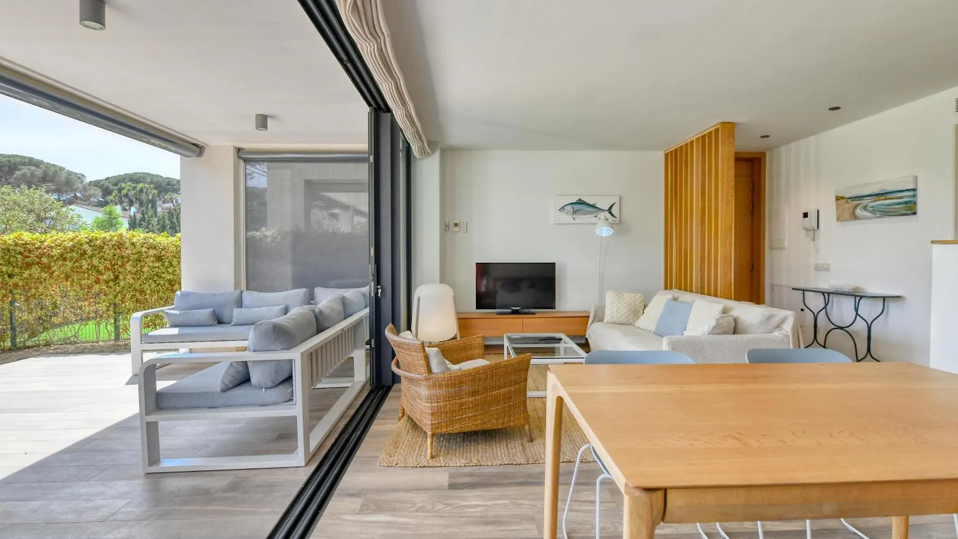 Luxury Central Apartments, Illa Blanca, Calella 卡莱利亚德帕拉弗鲁赫尔 0*,