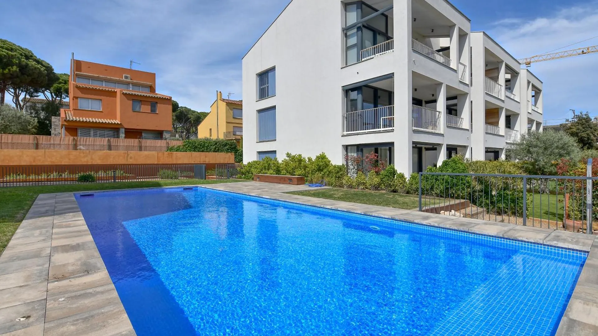 Luxury Central Apartments, Illa Blanca, Calella 卡莱利亚德帕拉弗鲁赫尔 公寓