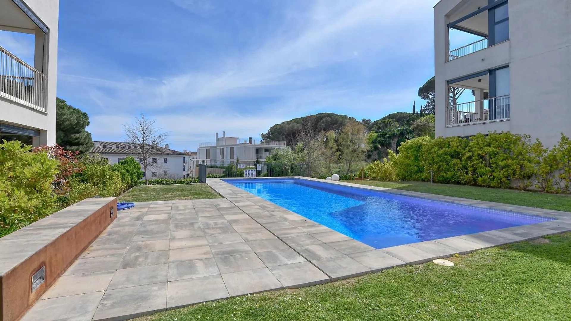 Luxury Central Apartments, Illa Blanca, Calella 卡莱利亚德帕拉弗鲁赫尔 公寓