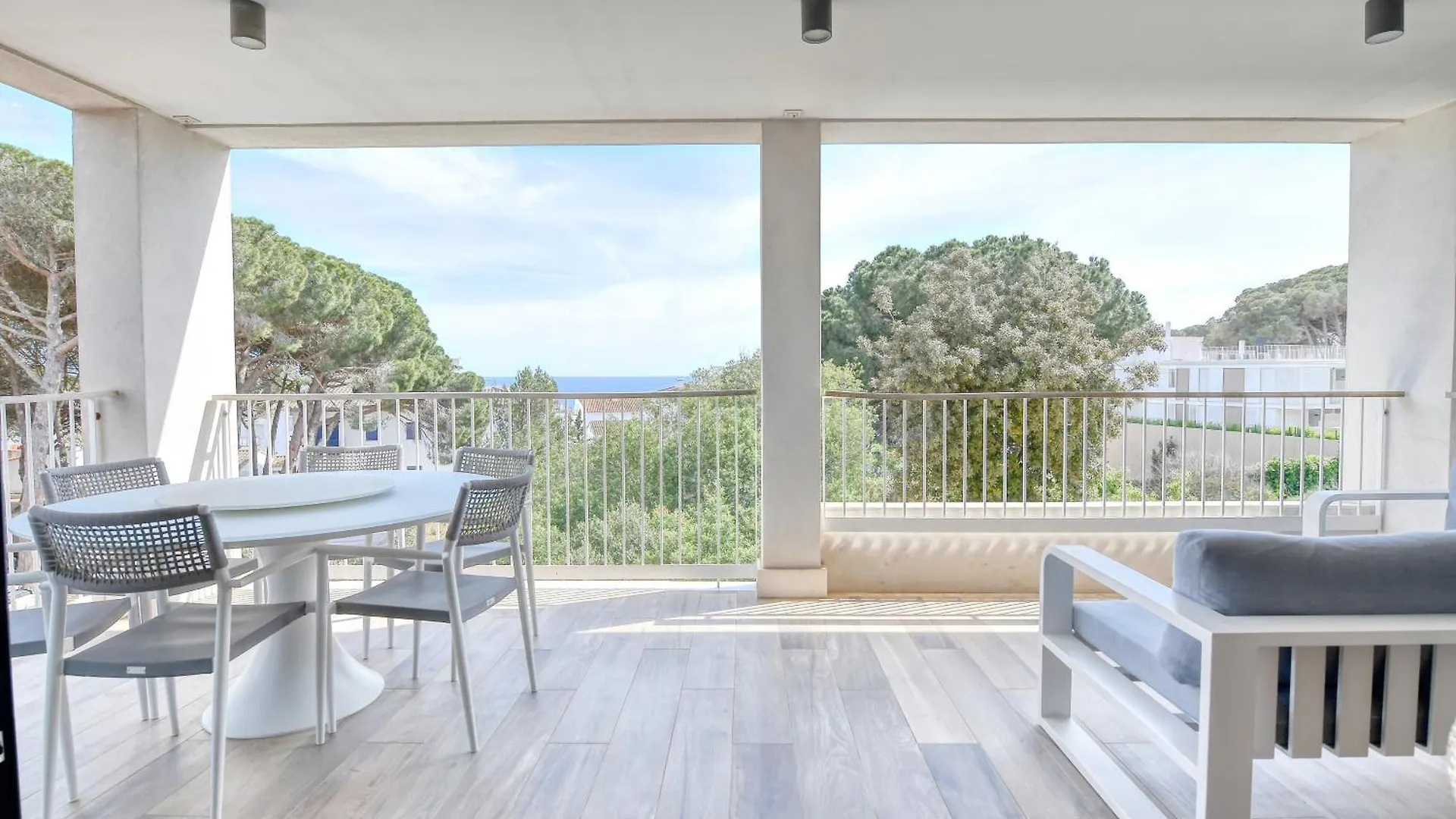 Luxury Central Apartments, Illa Blanca, Calella 卡莱利亚德帕拉弗鲁赫尔 西班牙