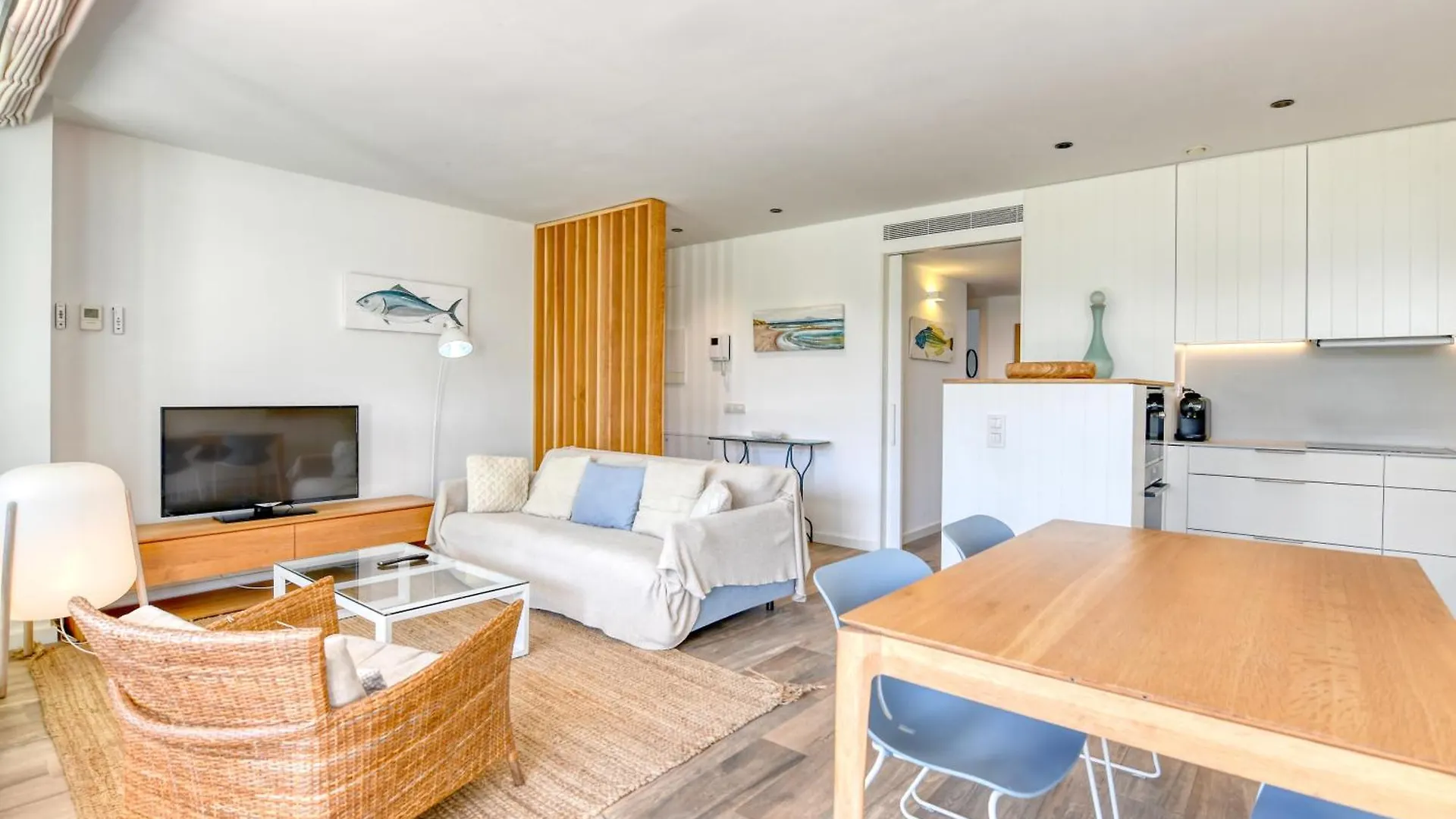 Luxury Central Apartments, Illa Blanca, Calella 卡莱利亚德帕拉弗鲁赫尔